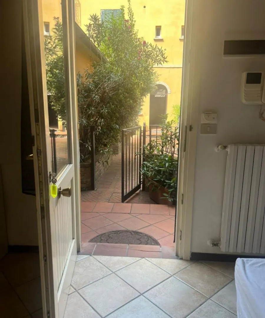Residence Porta Saragozza Bologna 0*,